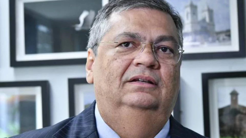 Defesa de réus do 8 de Janeiro pede impedimento de Flávio Dino