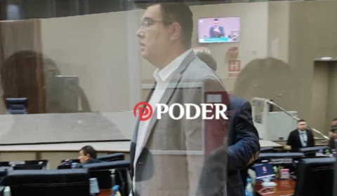 Às vésperas da votação de convocação, secretário da Semcom entra em ação na Câmara de Manaus