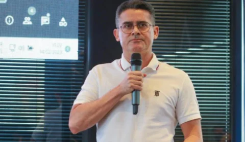 David diz que não terá familiares para vereador, mas é questionado sobre nepotismo
