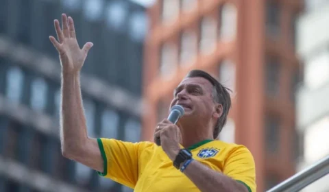 Bolsonaro anuncia retorno a Manaus em maio