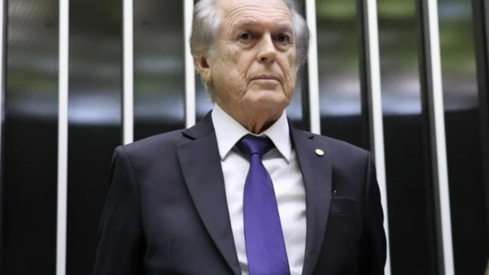 Bivar é afastado da presidência do União Brasil; Rueda assume