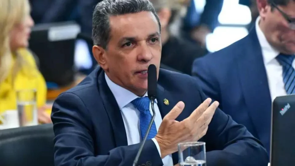 Mecias cobra avanço de proposta para reduzir maioridade penal