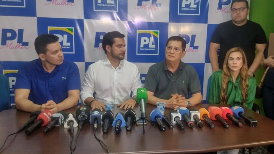 Lançamento de pré-candidatura de Alberto Neto descarta Menezes e vice ainda é um mistério
