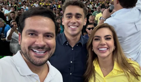 Políticos de direita do Amazonas dão recepção triunfante a Nikolas Ferreira em Manaus