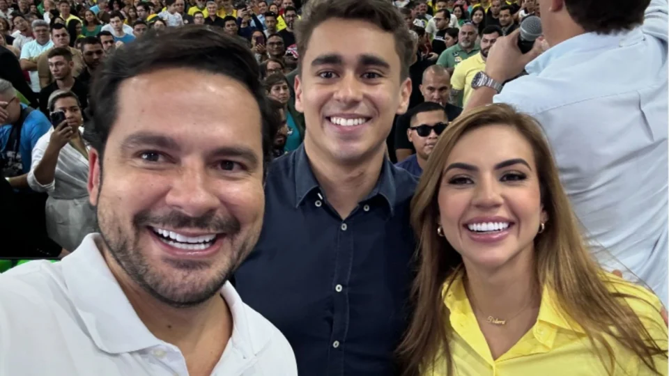 Políticos de direita do Amazonas dão recepção triunfante a Nikolas Ferreira em Manaus