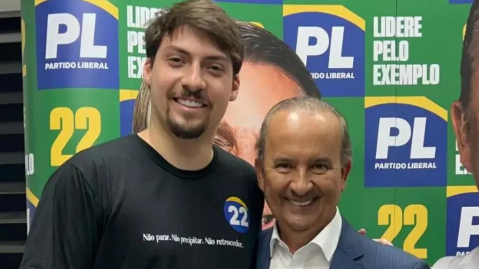 Jair Renan se filia ao PL e lança pré-candidatura a vereador
