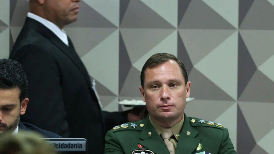 Mauro Cid é preso após prestar depoimento no STF