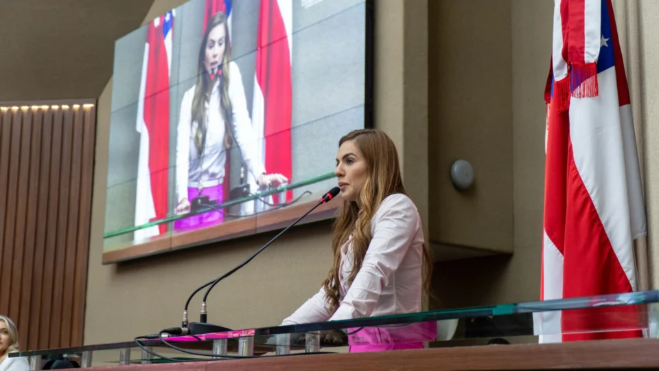 Débora Menezes destaca trabalho realizado pela Procuradoria da Mulher na Aleam