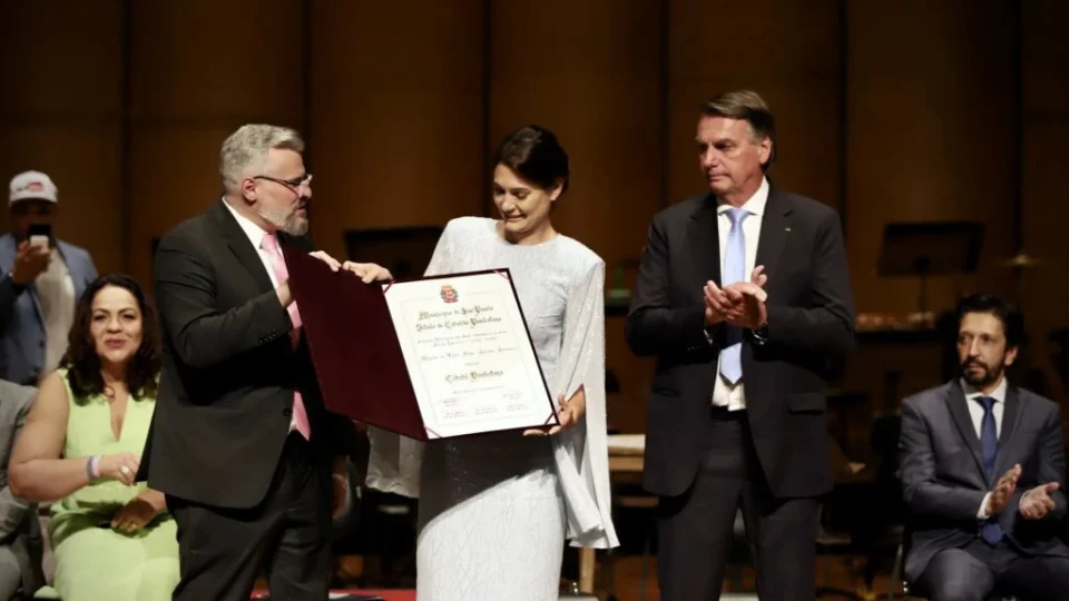 Digilio a Michelle Bolsonaro: “O diabo está te atacando, pois você é ameaça”