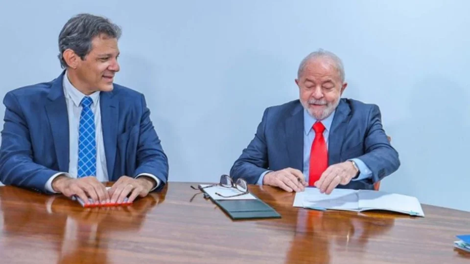 Governo alega falta de tempo e adia parte da regulamentação da reforma tributária