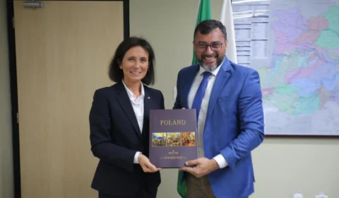 Wilson apresenta mercado de carbono e iniciativas sustentáveis do AM à embaixadora polonesa