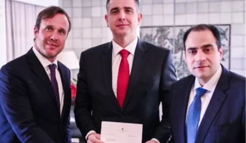 OAB entrega PEC ao Senado para garantir sustentação oral nos tribunais após proibição de Moraes