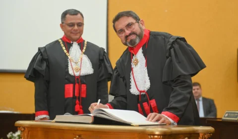 Elvys de Paula Freitas é empossado como novo procurador de Justiça do MPAM