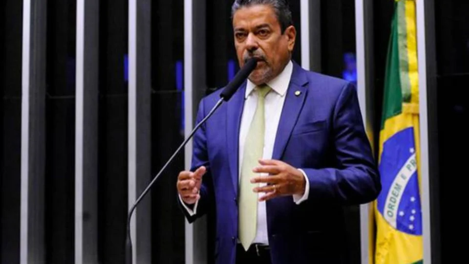 Senador de Roraima convoca reunião para discutir decreto de Lula