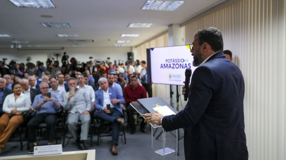 Wilson entrega novas licenças para avanço da exploração do potássio no Amazonas