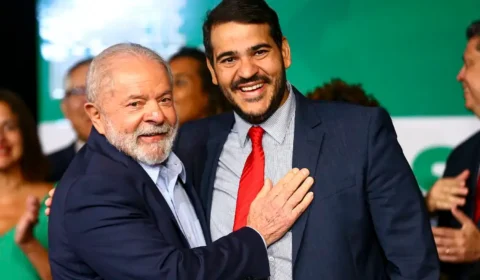 AGU de Lula defende censurar as redes após Musk desafiar Moraes