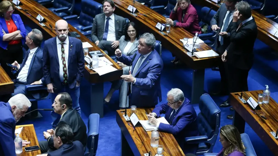 Senado enfrenta o STF e criminaliza posse de drogas