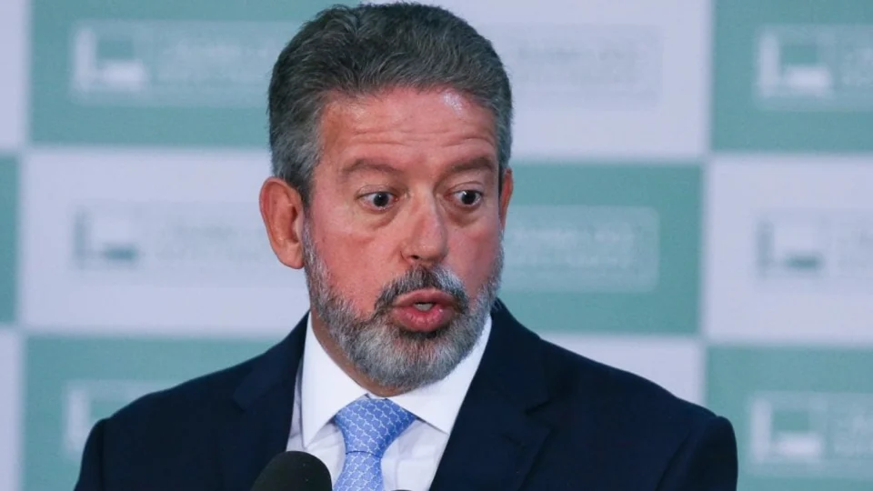 Lira defende limitar ações no Supremo e fala em ‘subir o sarrafo’