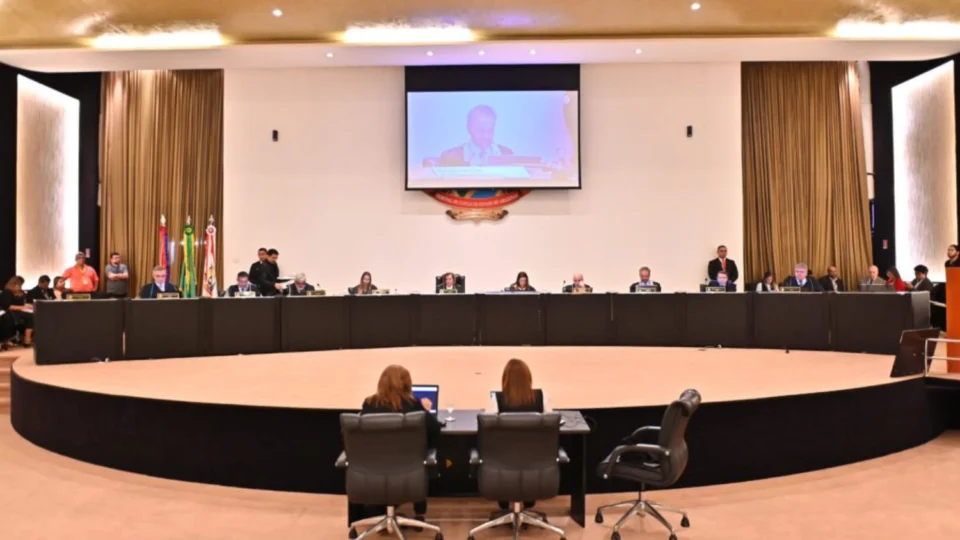Contas do governo de 2022 são aprovadas com ressalvas pelo TCE-AM