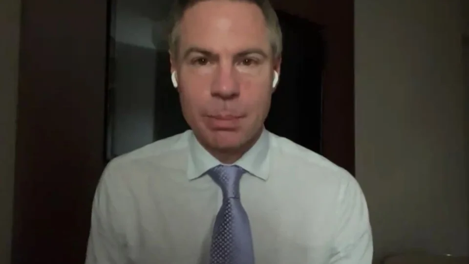 Jornalista critica censura crescente de governos ocidentais e enaltece Musk