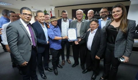 Wilson Lima assina licença da exploração do potássio em Autazes