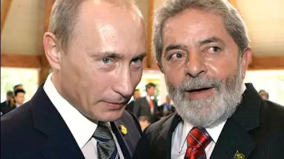 Lula trabalha para Putin vir ao Brasil sem ser preso