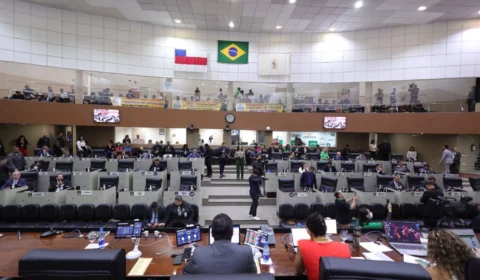 ‘Esmola’: criticam vereadores sobre reajuste de R$ 30 dos professores