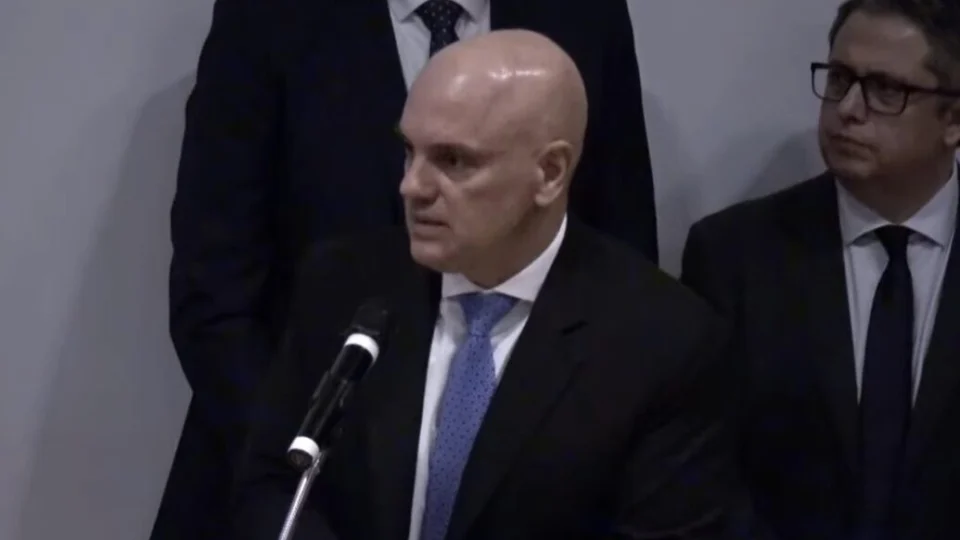 Alexandre de Moraes é vaiado durante homenagem a Temer