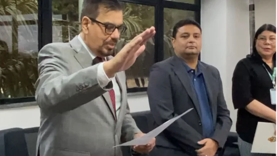 Isaac Tayah volta a assumir cadeira na Câmara de Manaus após decisão judicial