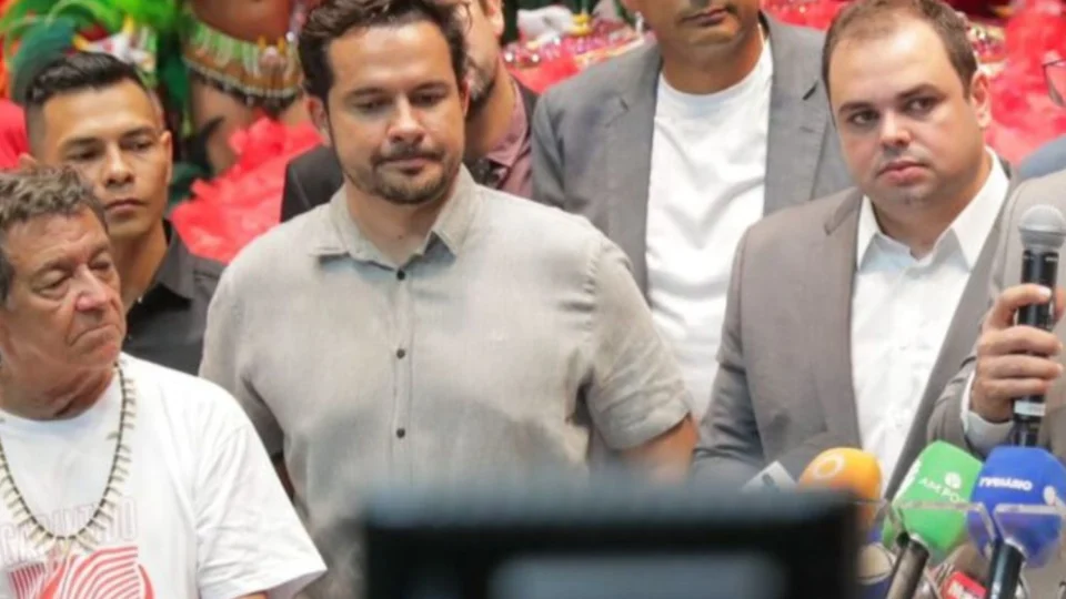 Projeto de Alberto Neto à prefeitura sofre rumores de recuo e possível aliança com Roberto Cidade