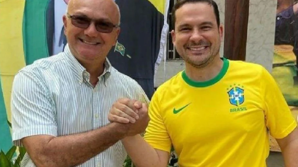 ‘É o melhor baba ovo que já vi na vida’, dispara Alberto Neto contra Menezes