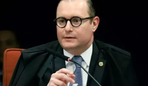Zanin se declara impedido de analisar recurso de Bolsonaro