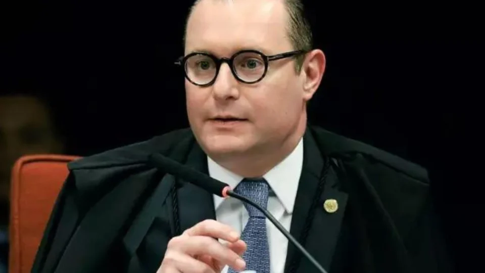 Zanin se declara impedido de analisar recurso de Bolsonaro
