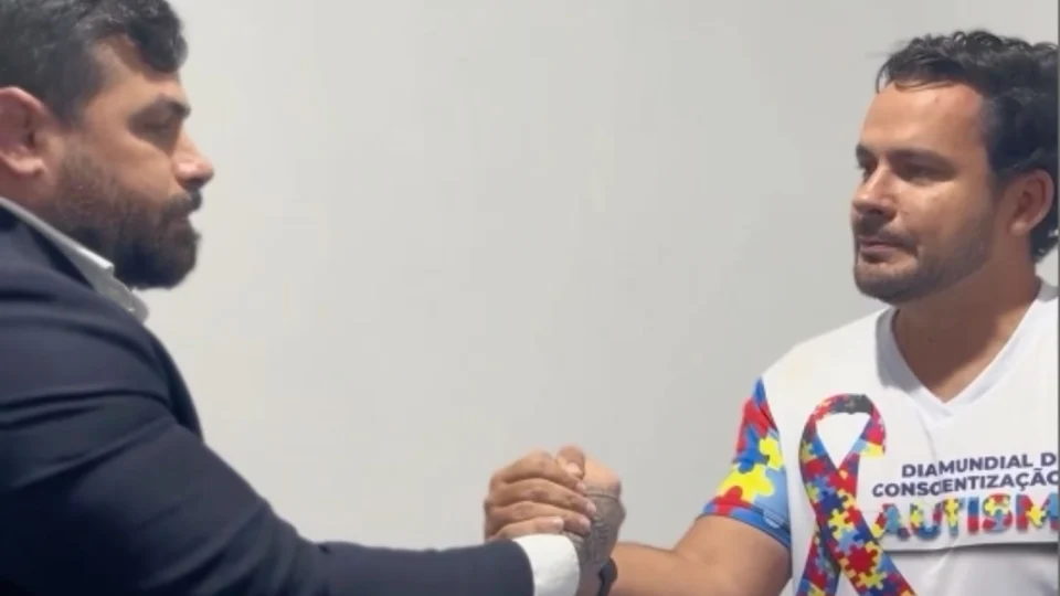 Carpê ingressa no partido de Bolsonaro e declara apoio a Alberto Neto para prefeito