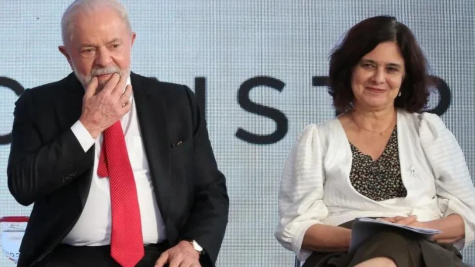Governo Lula ignora Covid-19, que matou 283 em uma semana