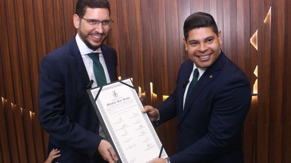 Aleam concede a Medalha Ruy Araújo ao empresário Mário Abrahão, por iniciativa de Mário César Filho