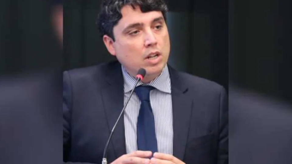 Justiça suspende presidente do Conselho da Petrobras por conflito de interesse