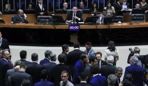 Congresso adia análise do veto à saidinhas de presos
