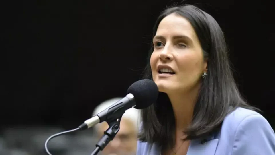 Deputada Amália Barros, vice-presidente do PL Mulher, morre aos 39 anos