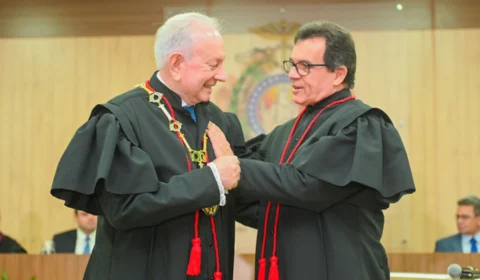 João Simões e Airton Gentil tomam posse como presidente e vice do TRE-AM em mandato tampão