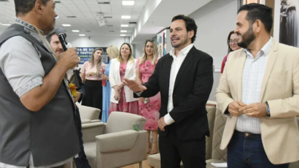 Alberto Neto viaja a São Paulo para receber bençãos de apóstolo Valdemiro Santiago