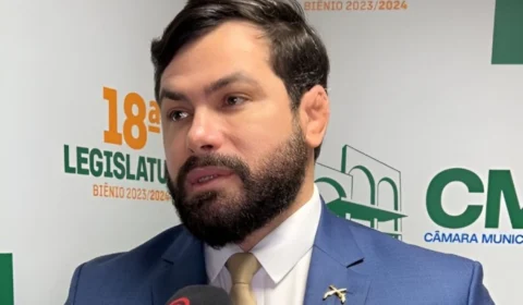 Capitão Carpê critica “Asfalta Manaus” durante discurso na CMM