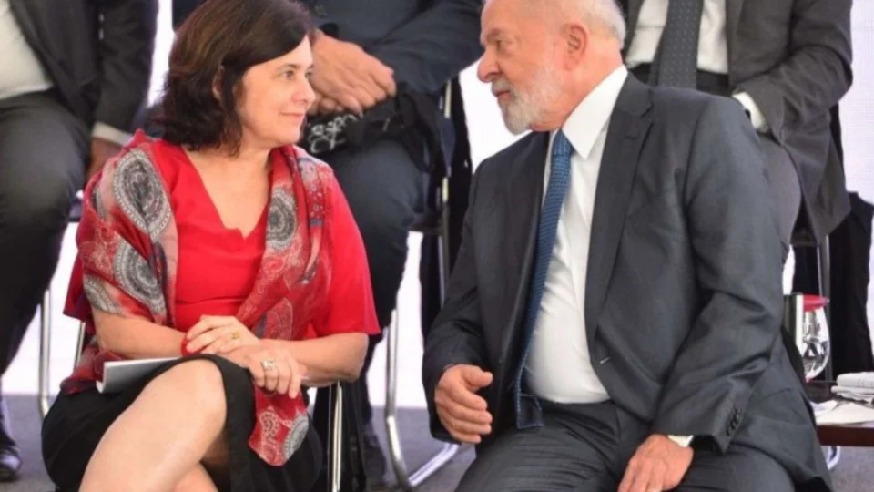 “Ambos os sexos” podem operar pênis e vagina, estabelece governo Lula