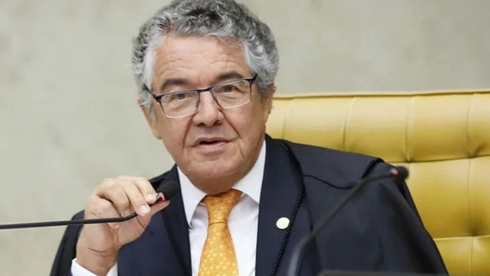 Ex-ministro do STF critica inquérito das fake news conduzido por Alexandre de Moraes