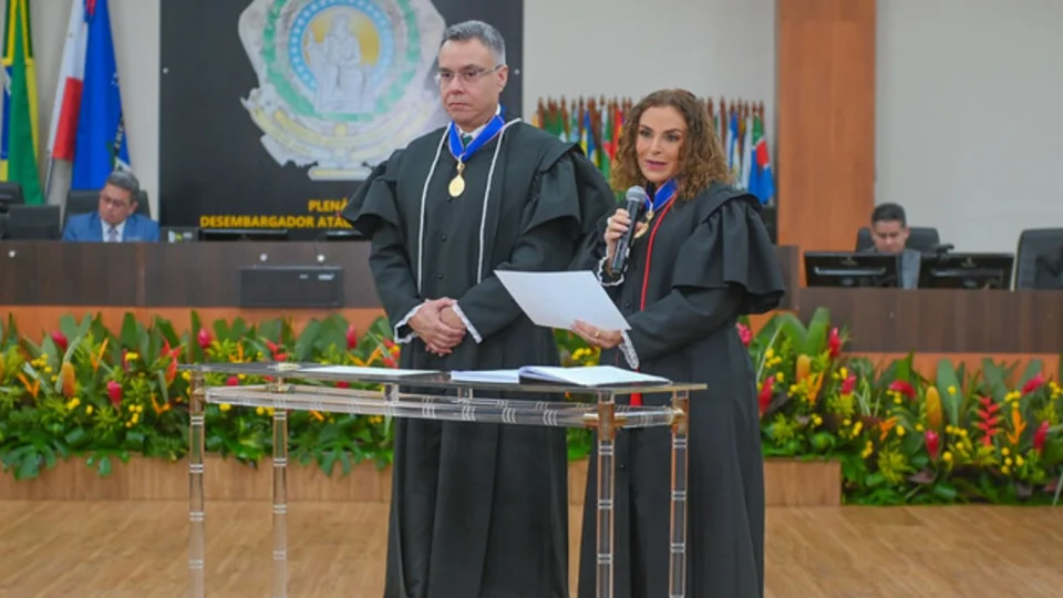 Juiz Cássio André Borges é empossado novo desembargador eleitoral no TRE-AM