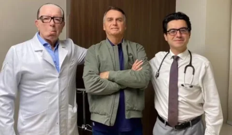 Bolsonaro deixa hospital em São Paulo e volta para Brasília