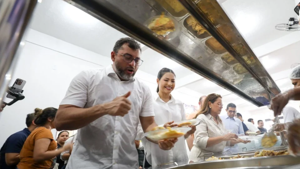 Wilson Lima reinaugura restaurante do Prato Cheio em Parintins e reforça setores social e primário