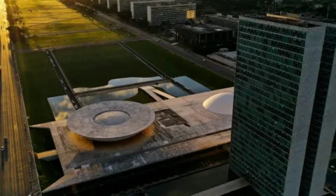 Governo Lula decide adiar prova do CNU