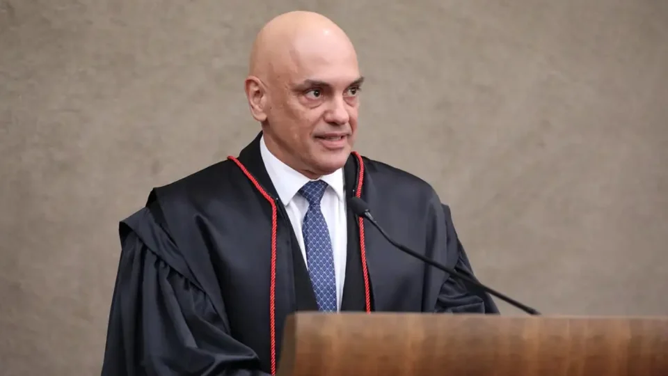 Moraes nega recurso e mantém Bolsonaro inelegível