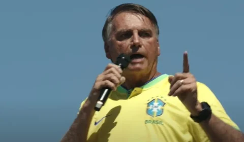 Ministro do TSE anula uma das três condenações de Bolsonaro